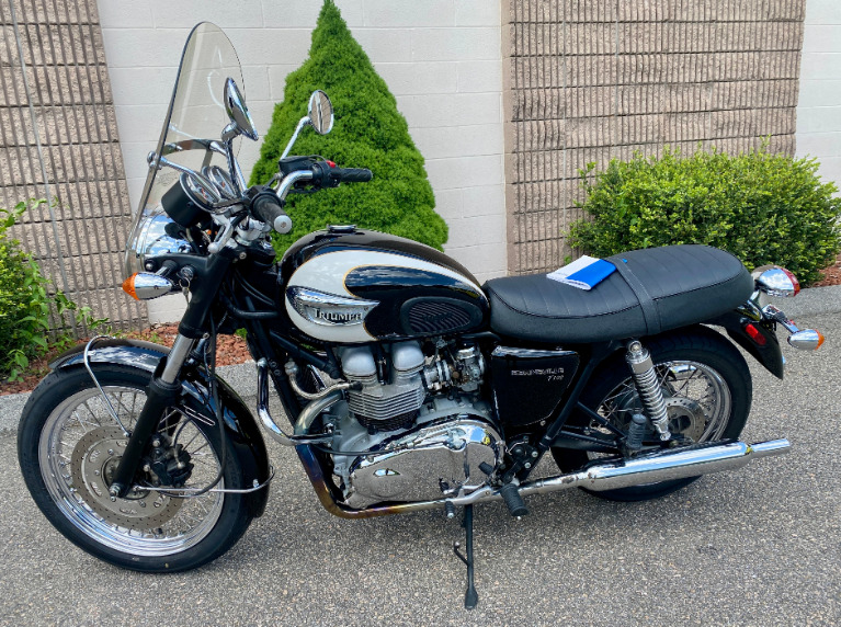 Used 2005 Triumph Bonneville T100 for sale $5,000 at Lombardo Motorcars in Berlin CT