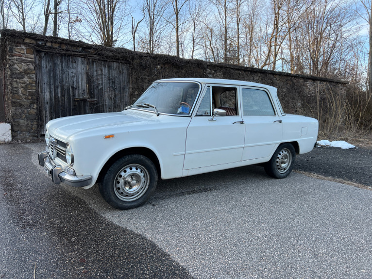 Used 1971 Alfa Romeo Giulia 1300 Super for sale $18,000 at Lombardo Motorcars in Berlin CT